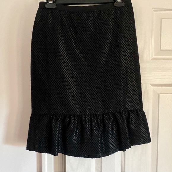 Ann Taylor Black Polka Dot Peplum Pencil Skirt - Size 8 - Picture 3 of 3